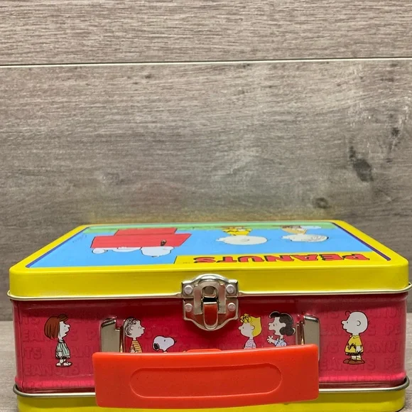 Peanuts LunchBox - Picture 4 of 7